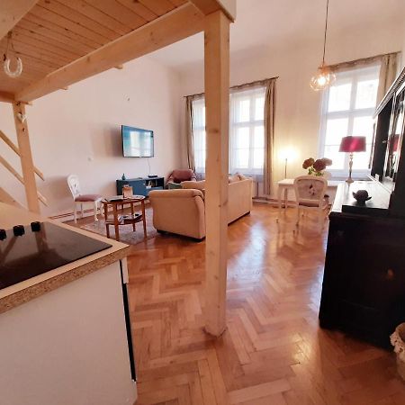 براشوف Central Loft Apartment المظهر الخارجي الصورة
